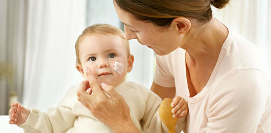 Shampoo e gel doccia, Baby, con aloe vera e piante BIO, per neonati e  bambini 